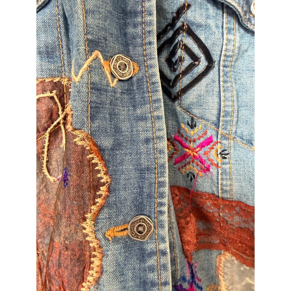 Chicos Vintage Patchwork Denim Trucker Jacket Artsy Unique Mixed Media Size 2 - Picture 6 of 11